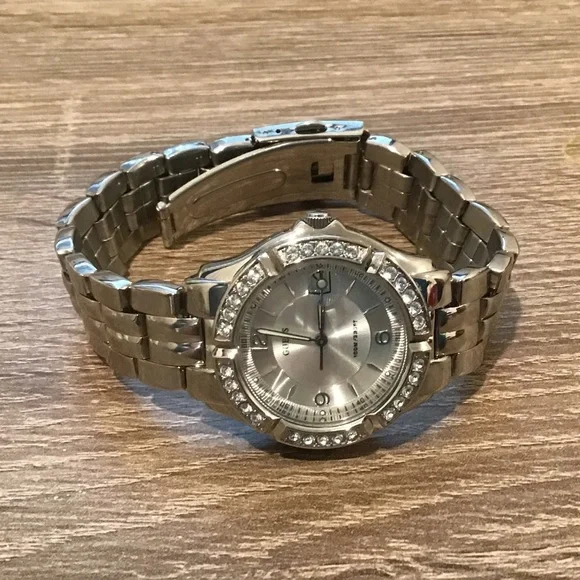 GUESS Women's Silver Tone Watch With Clear Crystals Around The Bezel - Picture 3 of 7
